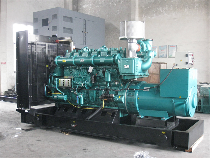 沁阳200KW 柴油发电机的油耗是多少?