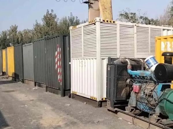 沁阳200KW柴油发电机机组每小时油耗是多少？